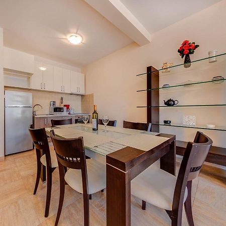 Port Adria Apartments Каменари Екстериор снимка