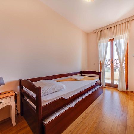 Port Adria Apartments Каменари Екстериор снимка