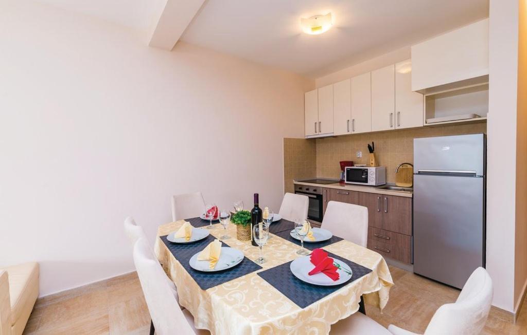 Port Adria Apartments Каменари Екстериор снимка