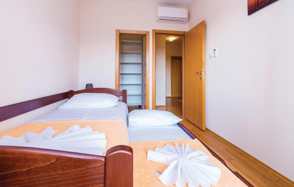 Port Adria Apartments Каменари Екстериор снимка