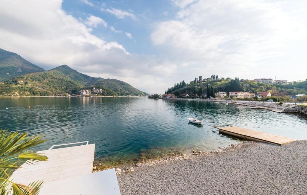 Port Adria Apartments Каменари Екстериор снимка