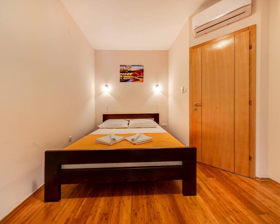 Port Adria Apartments Каменари Екстериор снимка