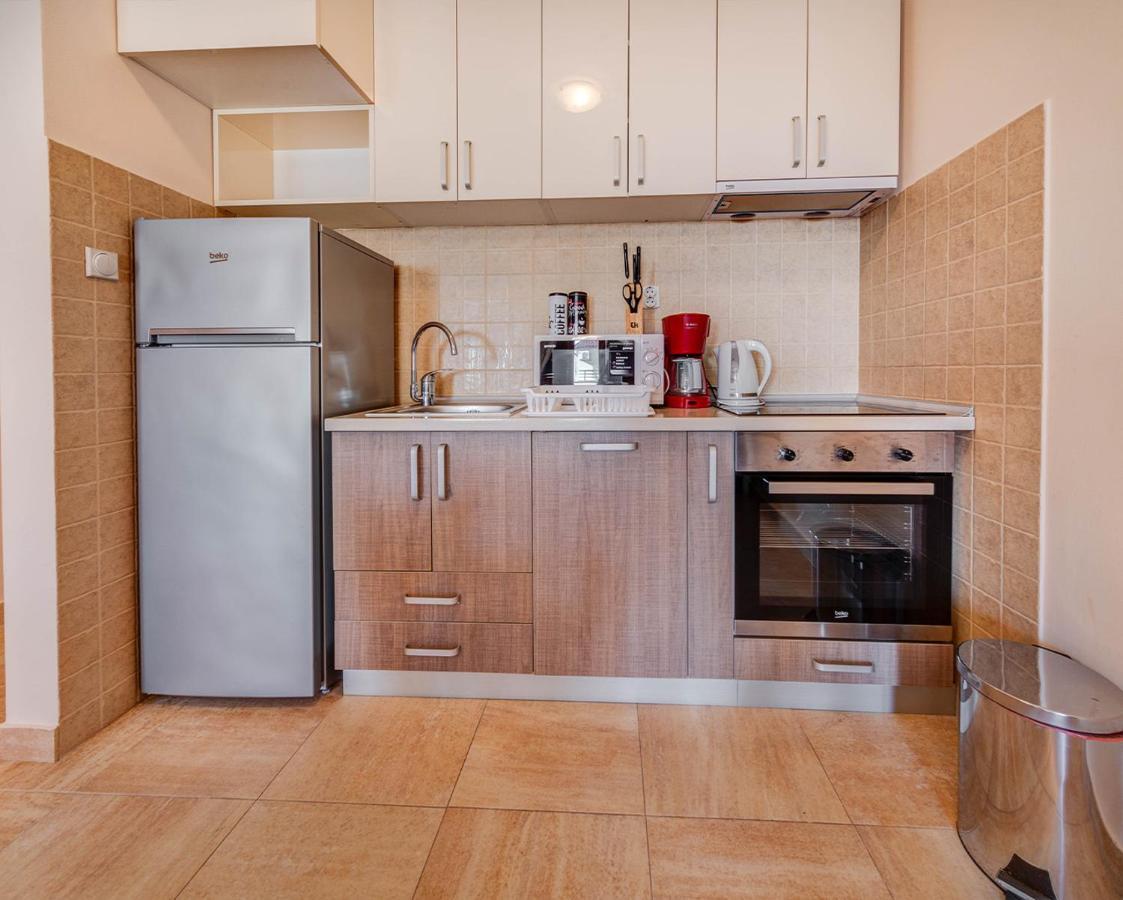 Port Adria Apartments Каменари Екстериор снимка