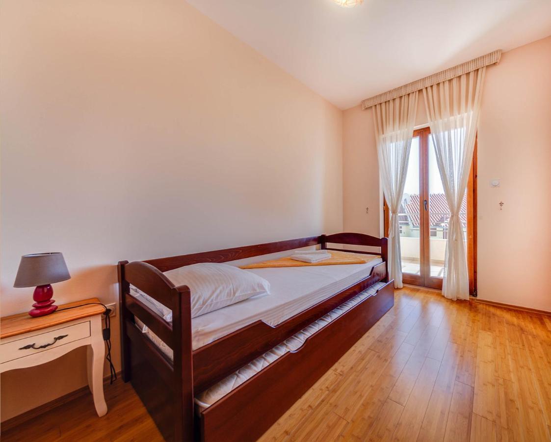 Port Adria Apartments Каменари Екстериор снимка
