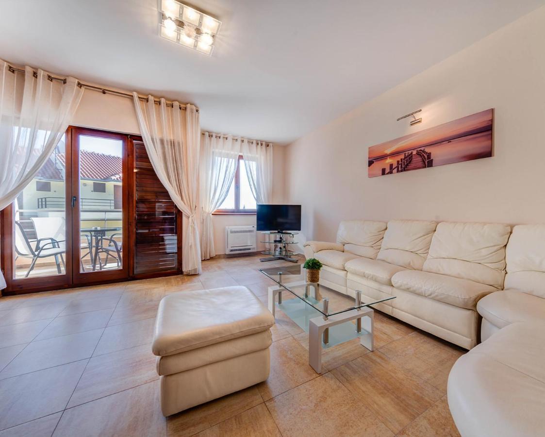 Port Adria Apartments Каменари Екстериор снимка